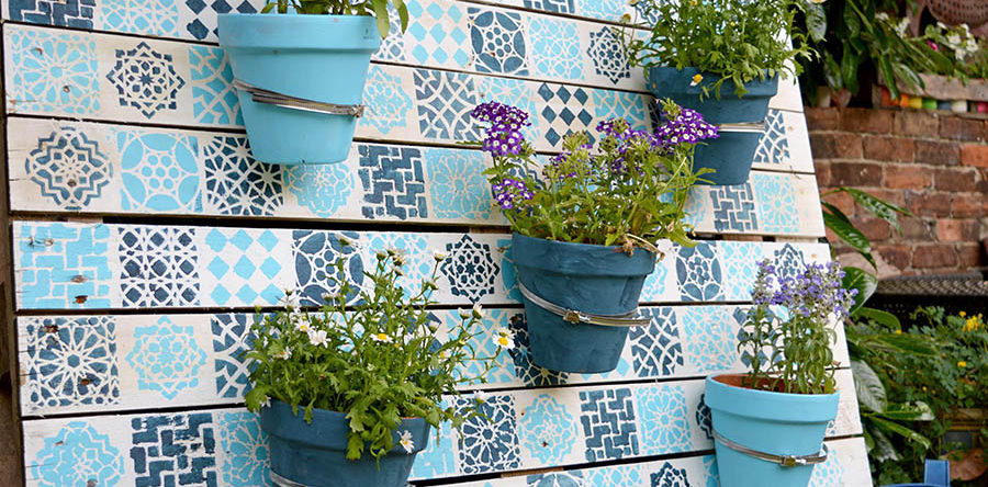 How to Make A Beautiful Painted Wood Pallet Planter