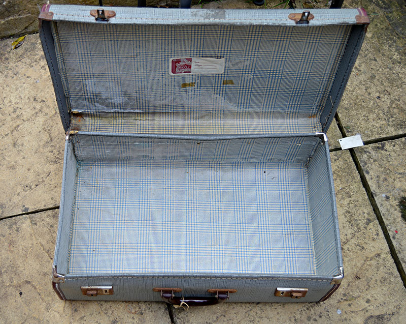 How To Make A Brilliant Vintage Map Suitcase Upcycle Pillarboxblue