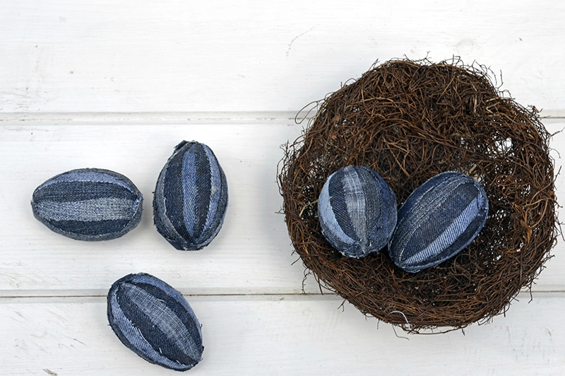 Denim eggs - Pillarboxblue.com