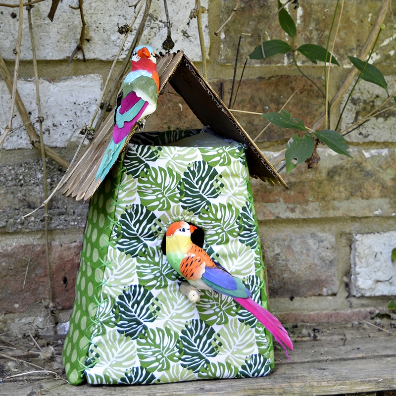 These tropical fabric birdhouses are very easy to make home decoration or gift.  Free pattern and full instructions.