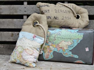 Full tutorial on how to make these unique map burlap pillows to look like luggage tags.