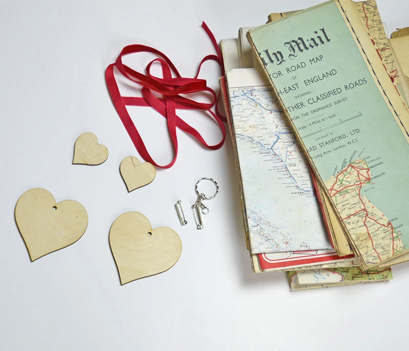 What you need to make a heart map ornament, brooches and tags.