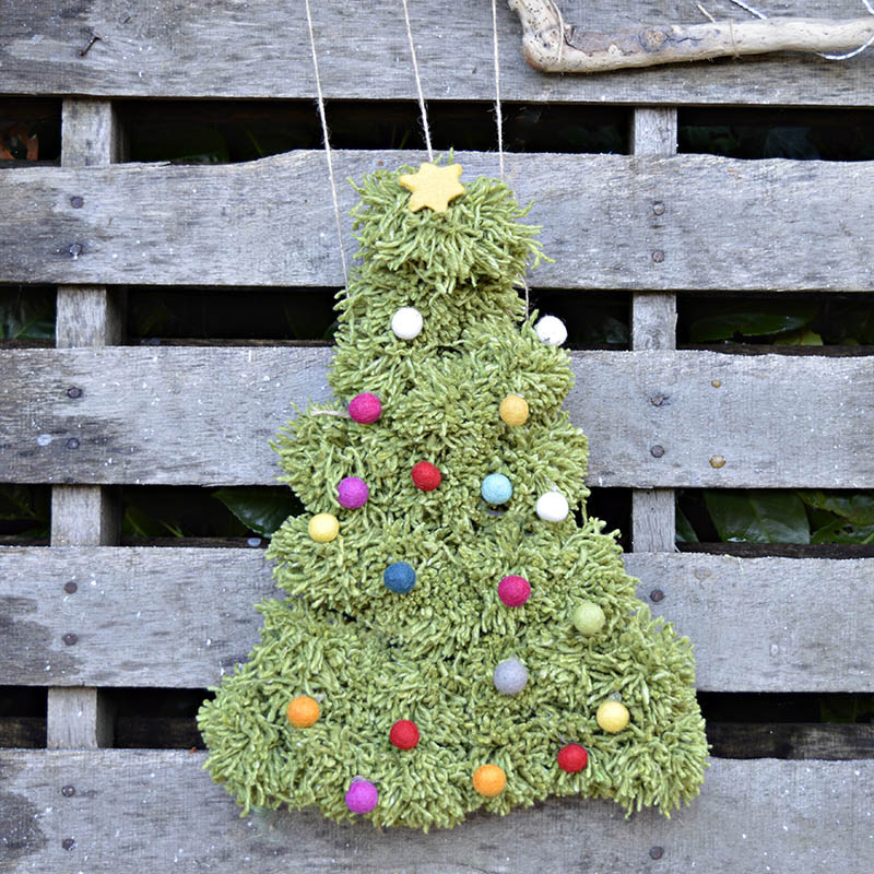 How to make a lovely pom pom Christmas tree, great wreath or wall hanging.