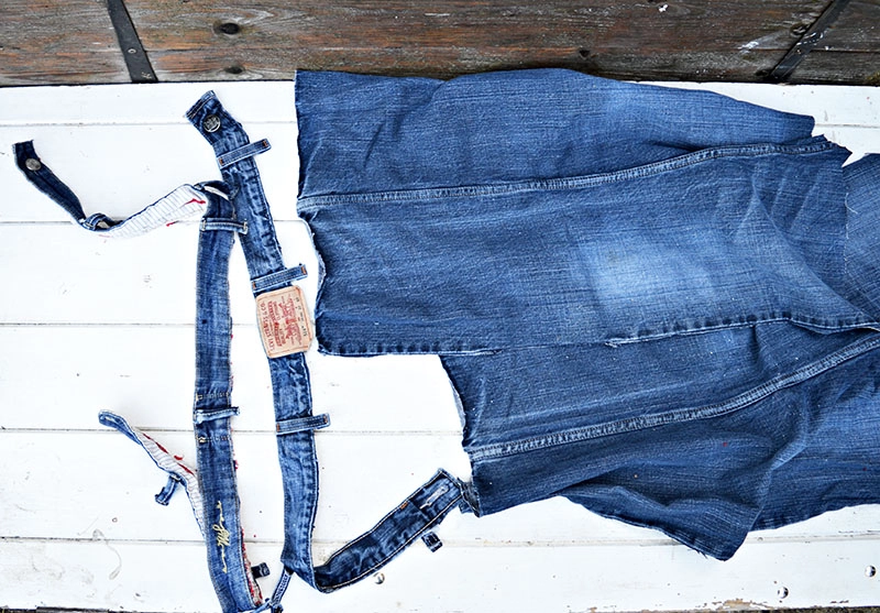 Denim for DIY rolling storage ottoman