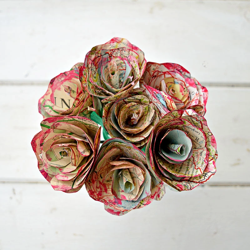 How to make map roses. Lovely home decoration and great Valentines gift. Flowers that don't wilt and die.
