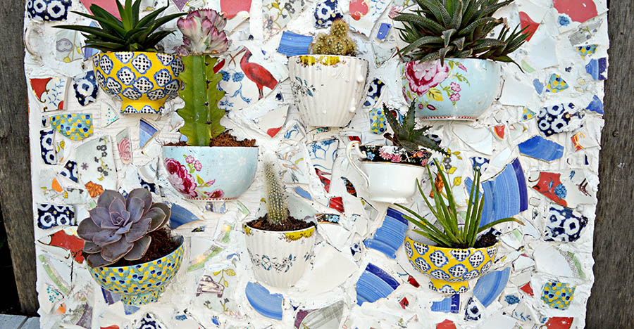 Wall Planter From Broken Plates, How To Make A Mosaic Table Top With Broken Dishes
