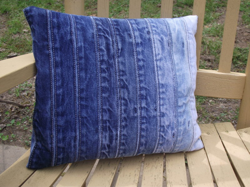 All the Best Ideas for Making Denim Pillows (Cushions) Pillar Box Blue