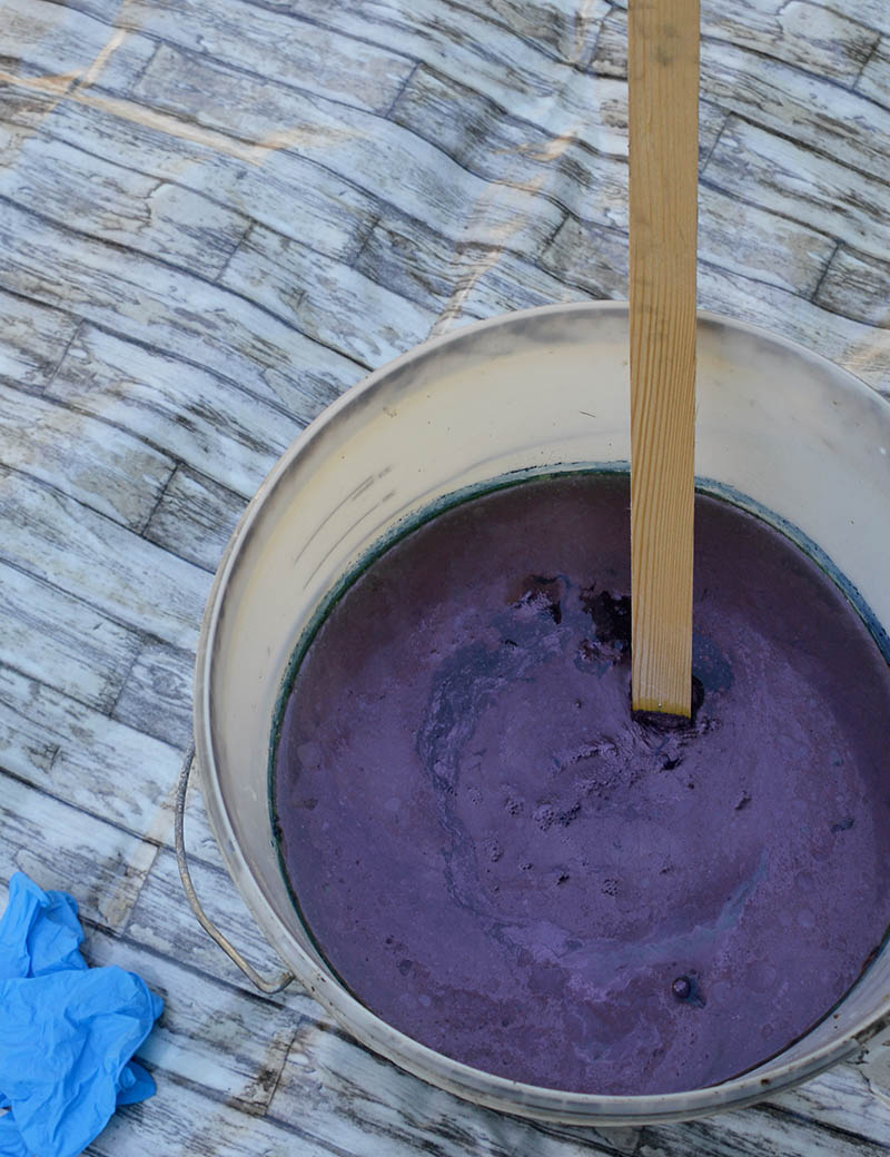 shibori dye in bucke