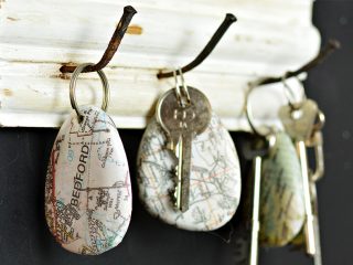 Printed map rock keychains