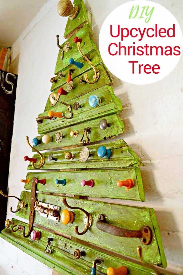 Unique DIY Wooden Christmas  Tree With Knobs On Pillar 