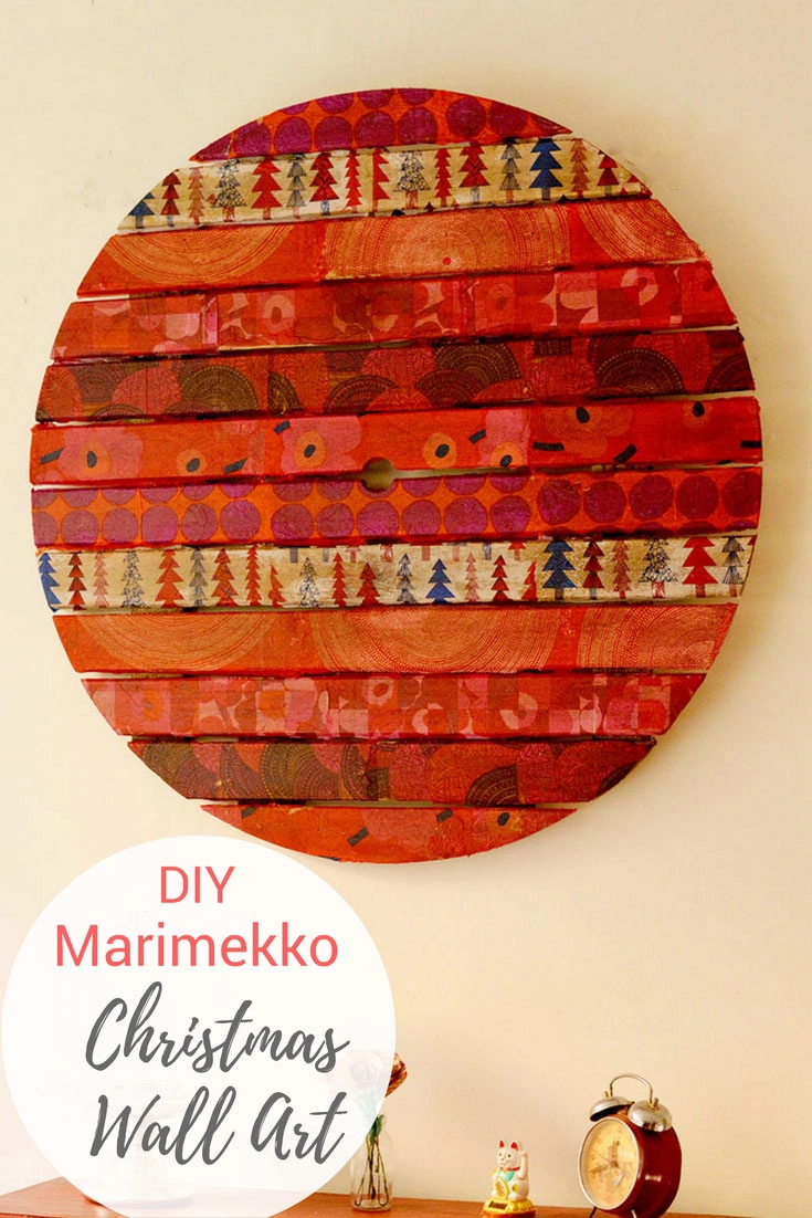 How about something different for your decorations.  Upcycled mid-century modern style Marimekko Christmas wall art.  Can double up as a card pinboard. #Marimekko #ChristmasaDecoration #Christmas #wallart