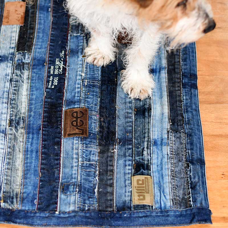 clever upcycling ideas denim waistband rug
