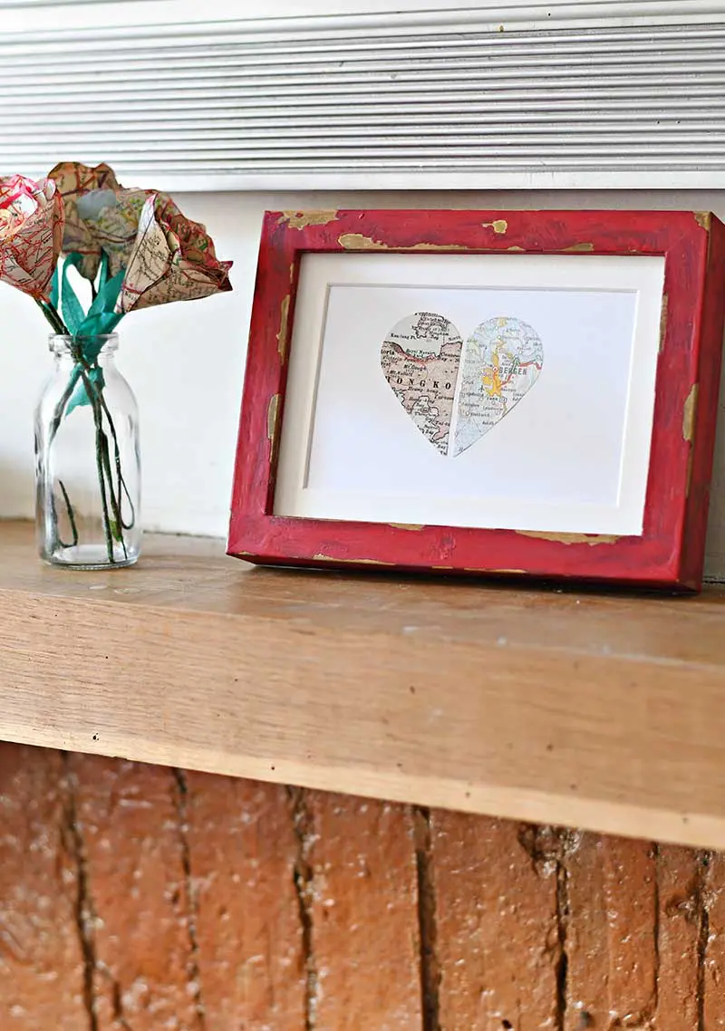 Map paper heart in IKEA ribba frame #personalizedgift #mapgift #mapheart #valentine'sgift #valentinesday