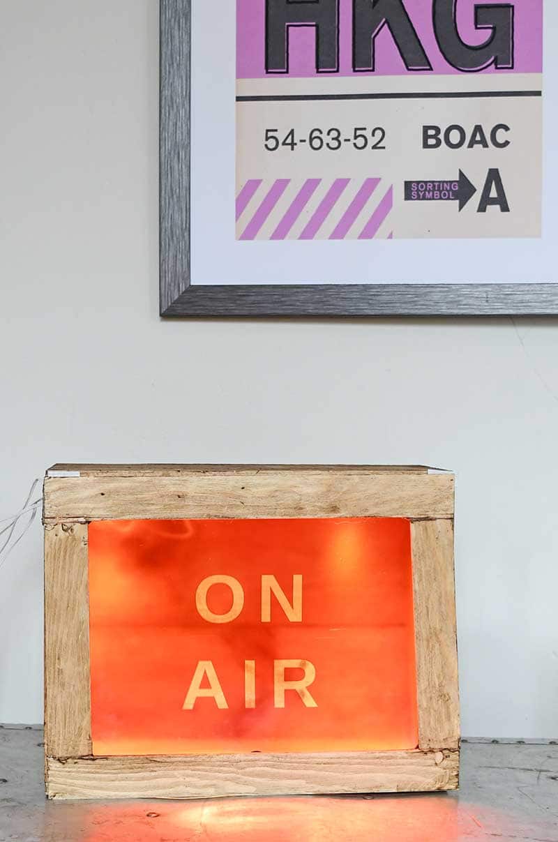 DIY retro lightbox on air