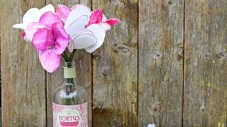 How to make upcycled fabric flowers