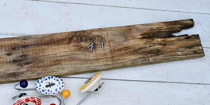 pallet wood and hooks