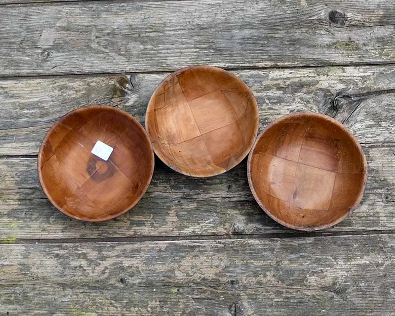 Small woven wood salad bowls