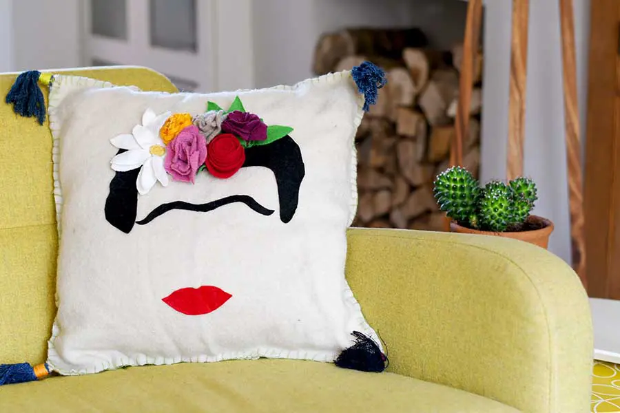 Free pattern for a Frida Kahlo Cushion