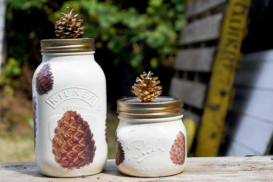 https://www.pillarboxblue.com/wp-content/uploads/2018/07/pine-cone-fall-mason-jars-fts.jpg