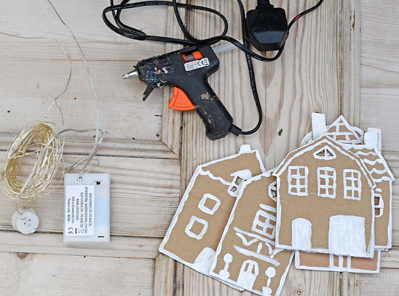 Gingerbread house garland