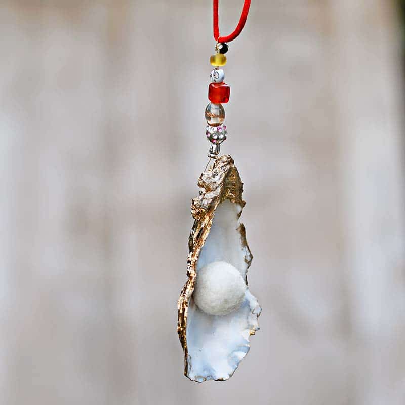 DIY christmas oyster shell ornament