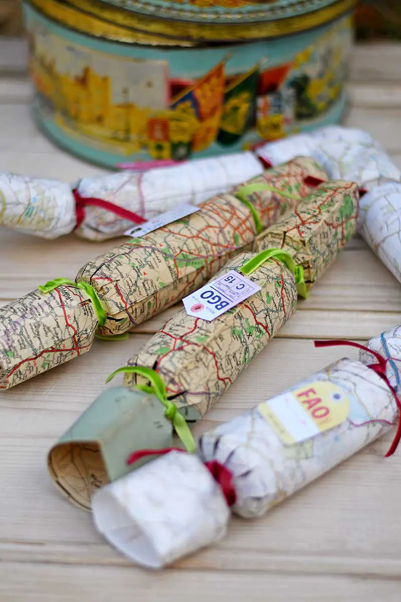 How to make your own Christmas crackers from maps