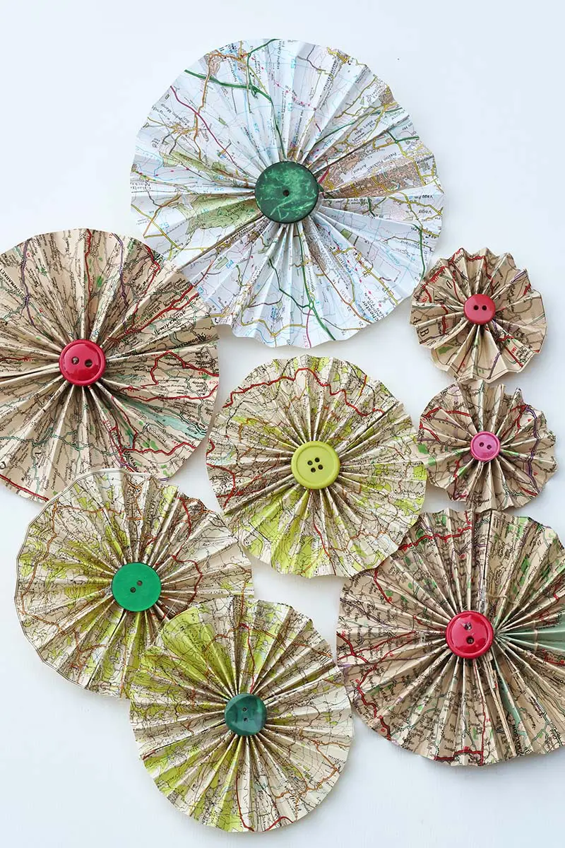 map rosettes in different sizes