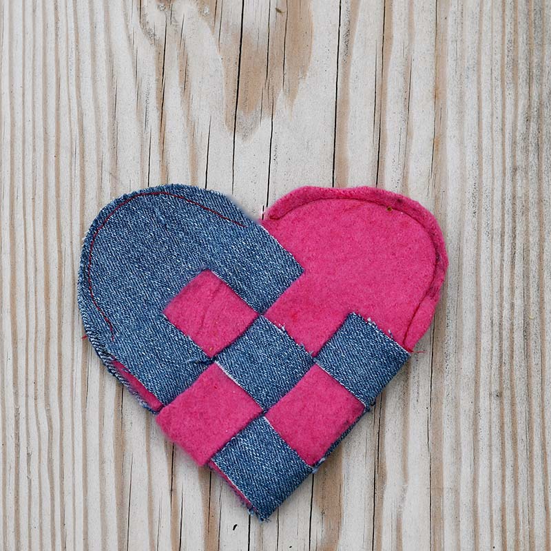 How To Make An Upcycled Scandi Woven Hearts Garland Pillar Box Blue