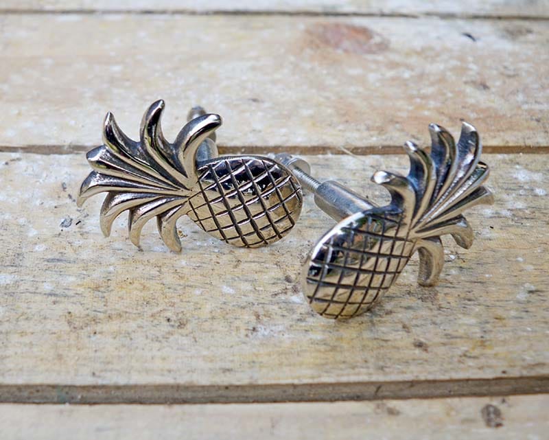 Pineapple knobs for DIY stenciled table