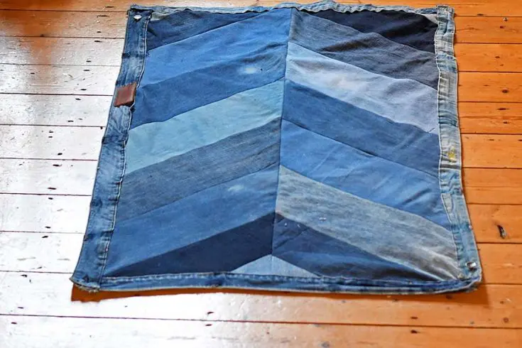 How To Make A Denim Quilt Using Old Jeans (An Ultra Simple Sewing Project!)