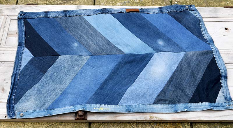 Finished chevron denim rug