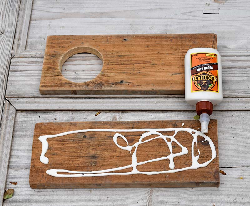 Applying wood glue