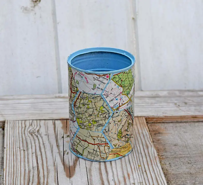 Map tin can caddy