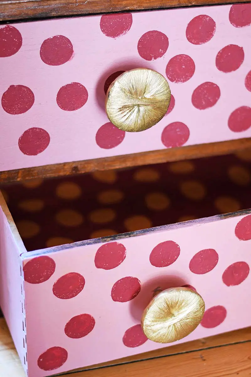 How to paint polka dots on wood