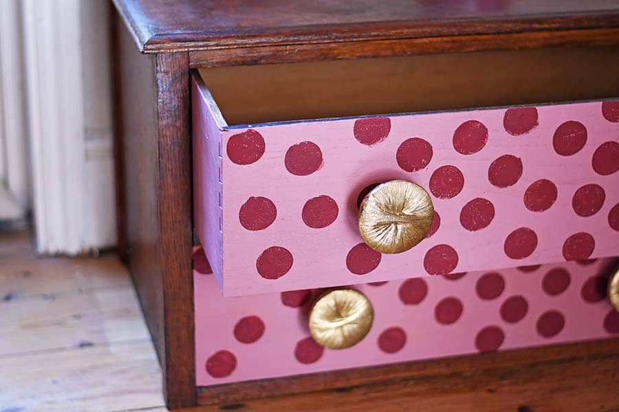 how to paint polka dots with chalk paint