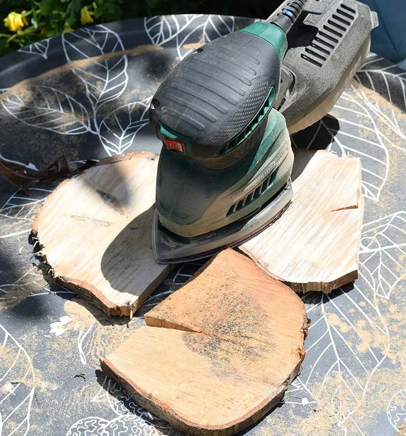 Sanding wood