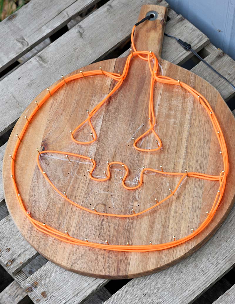 El wire Jack-O-Lantern light up pumpkin