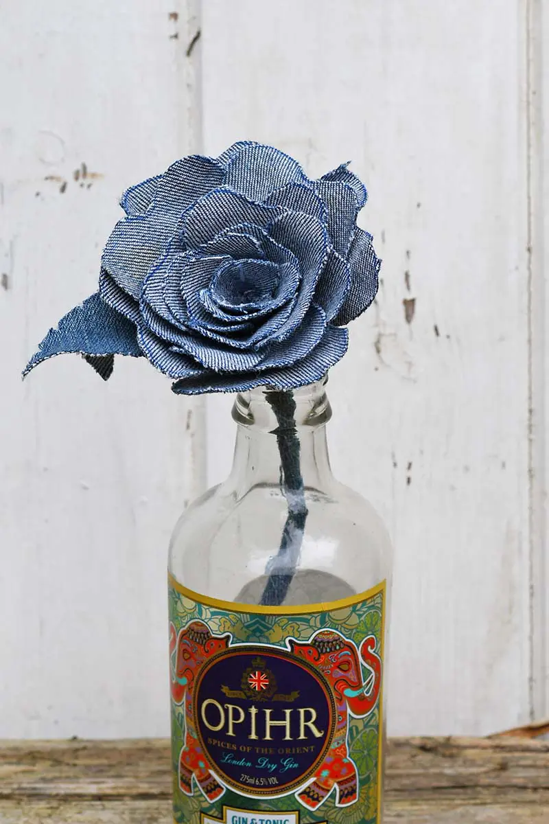 single denim rose