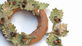 Map leaf wreath