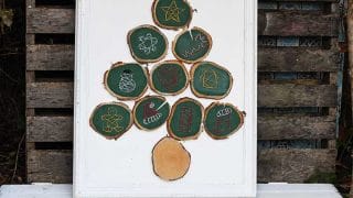 DIY wood slice Christmas tree