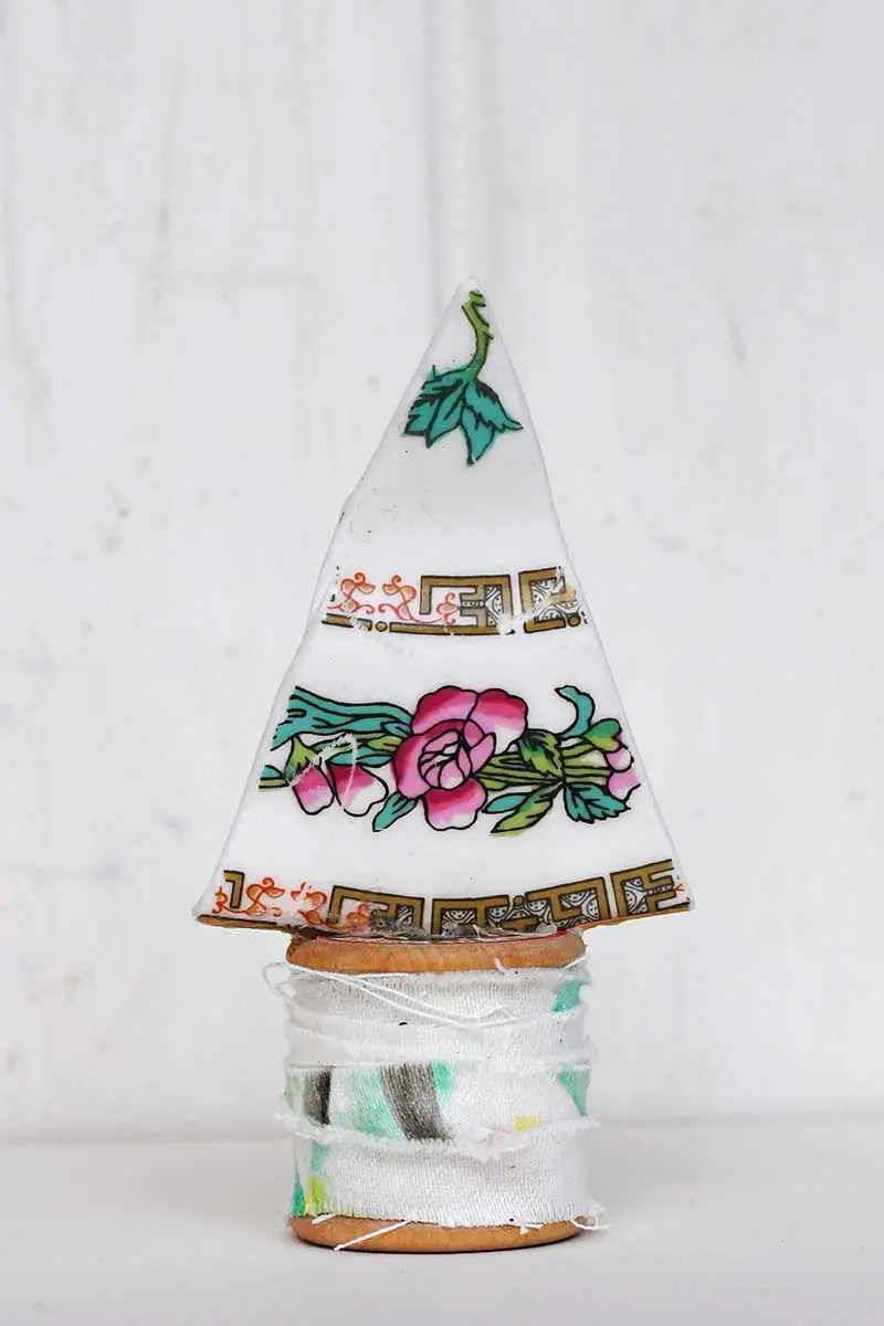 upcycle China Plate Christmas tree