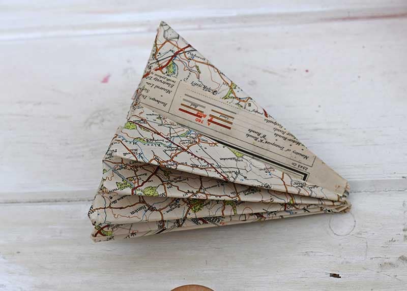 fold map Christmas tree book