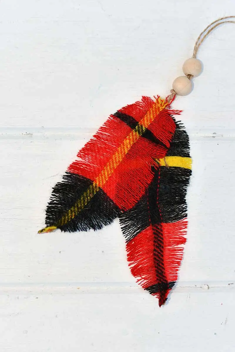 Tartan DIY feathers