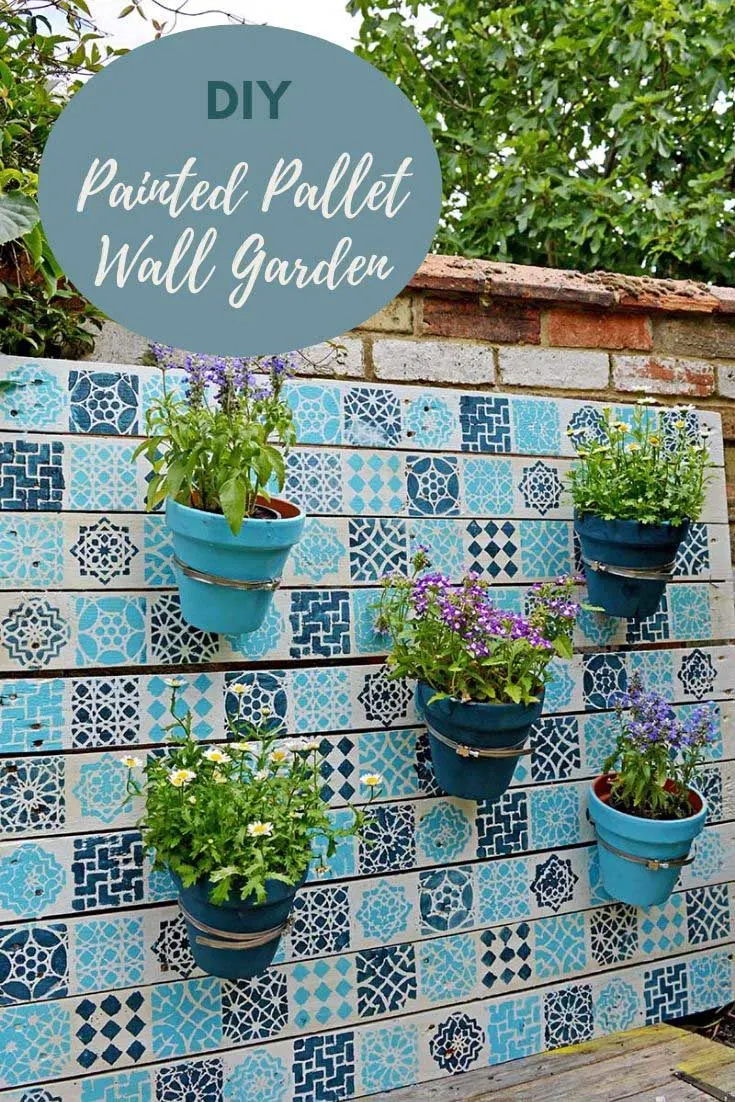 DIY Painted Wood Pallet Garden