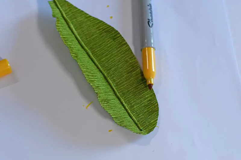 tinting the leaf edge