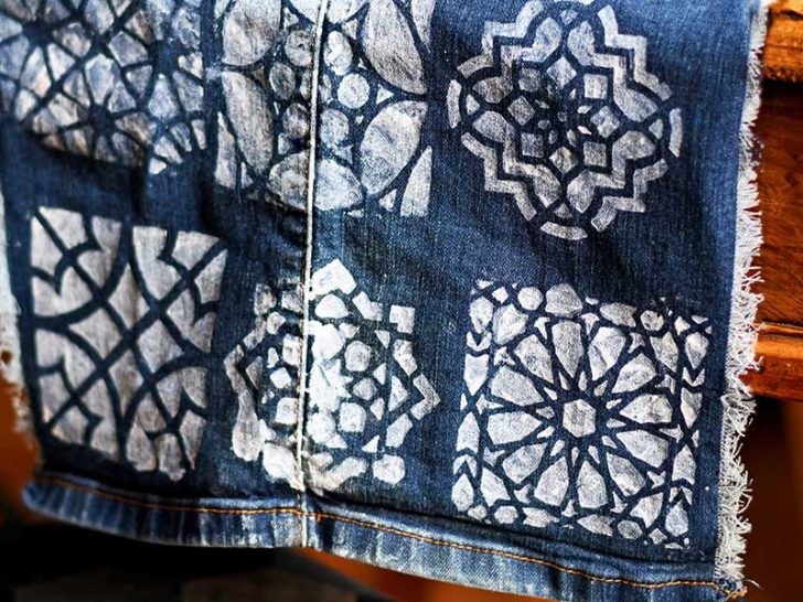 denim table runner on table