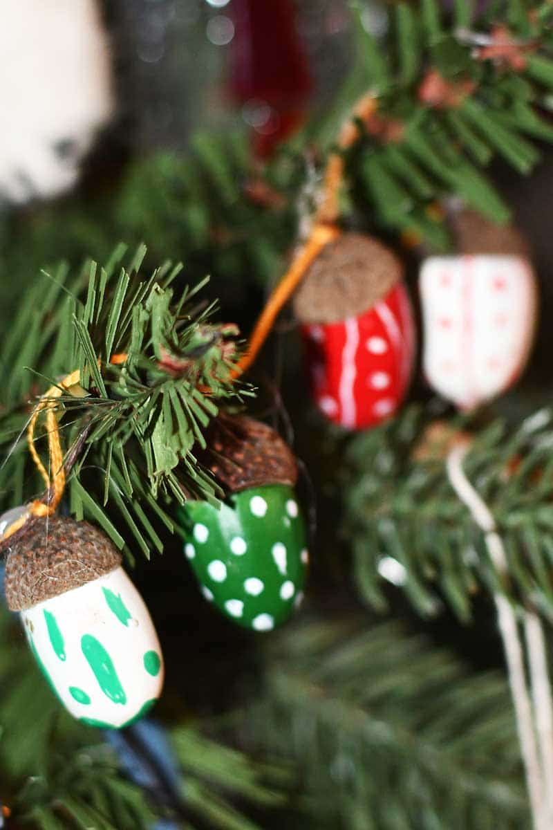 Scandi Acorn garland