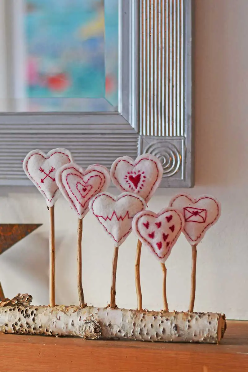 Scandi embroidered heart decoration
