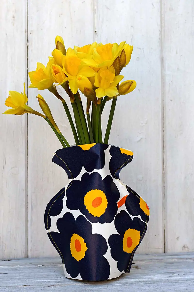 Marimekko paper vase and daffodils