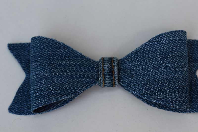 Finishing off the denim bow